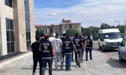 Uşak'ta hakkında hapis cezası alınan 13 kişi cezaevine kondu