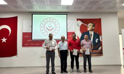 Uşak'ta düzenli kan bağışlayan gazilere ve Aile ve Sosyal Politikalar personeline ödülleri verildi