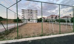 Uşak Mavişehir Sitesi sakinleri, parklarına daha fazla kamelya, bank ve futbol sahasına bakım istiyor