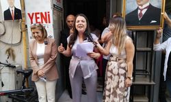 Yeni Parti Uşak Merkez İlçe Başkanı Gülay Çolak ekip arkadaşlarını tanıttı