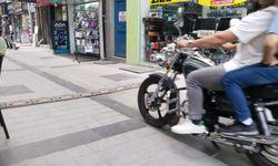Uşak'ta araç trafiğine kapalı Çavuş Çeşme Sokağa kasis kondu! Sebep aşırı süratli motorcular!