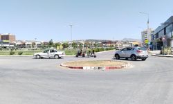 Uşak'taki bu kavşakta ışık ve tümsek olmadığı için kazalar bitmiyor