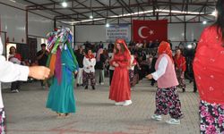 Renkli görüntülere sahne olan Eşme Kazaklar Güz Şenliği, kültürel hafızanın yaşatılmasına katkı sağlıyor