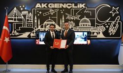 AK Parti Uşak İl Gençlik Kolları Başkanlığı görevi Batuhan Yalabık'a verildi