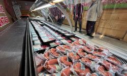 Piyasada 900 TL olan kıyma, Eşme Halk Et'te 750 TL'den satılıyor