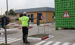 Uşak'ta çocuklara teorik ve pratik trafik eğitimi verildi