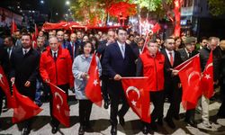 Atapark'tan Atatürk Anıtı'na kadar Cumhuriyet için yürüdüler
