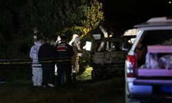 Akhisar'da yanan otomobilde bir kişinin cansız bedeni bulundu