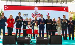 Binali Yıldırım, Uşak Şükrü Özdilek Kızılay Anaokulu'nun açılışını yaptı