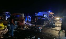 Selendi kavşağında zincirleme kaza! 1'i ağır 5 kişi yaralandı