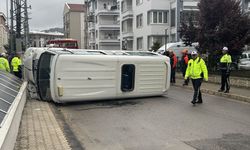 Afyon Erkmen'de öğrenci servisi ve dolmuş çarpıştı! 16 kişi yaralandı!