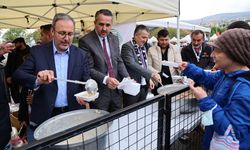 Bornova'da yapılan Manisa Kültür ve Sanat Festivaline yoğun ilgi