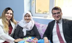 Evciler'de yaşayan 100 yaşındaki Saliha Ata'ya sürpriz doğum günü
