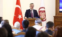 Duran, Ankara Sosyal Bilimler Üniversitesi'nde yılın ilk dersini verdi