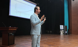 Uşak Üniversitesi’nde “Bozulan Beyin Kimyamız, Kariyerimiz” konferansına yoğun ilgi