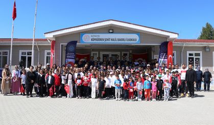 Kütahya Hava Er Eğitim Tugay Komutanlığı Bandosu köy okulunda konser verdi