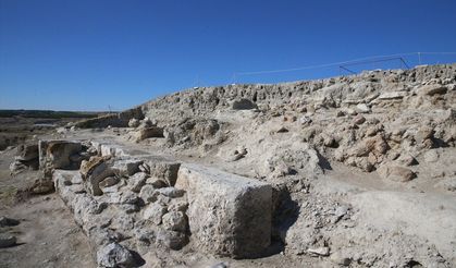 Eşme'nin komşusu Denizli Çal'da 4500 yıl önce yanan eve rastlandı