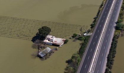 Gediz Nehri'nin taşması sonucu bölge yine sular altında kaldı