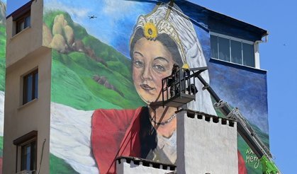 Uşak'ın komşusu Manisa'da Alex Mengü tarafından Hafsa Sultan'ı betimleyen çalışma yapıldı