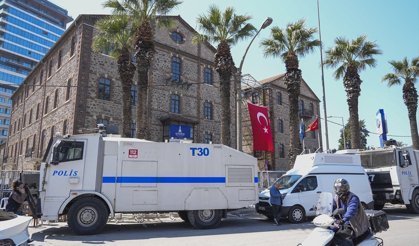 İzmir Konak'ta bulunan DGM binasının tahliye işlemleri tartışmalar eşliğinde sürüyor!