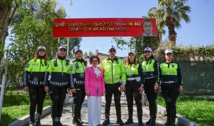 Şehit Sabri Emir'in eşi Özlem Emir, trafik bilinci için çalışma yapıyor