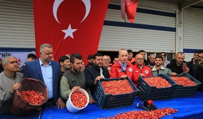 Uşak’ın komşusu Manisa’da 2026 yılının ilk Kiraz hasadı yapıldı!