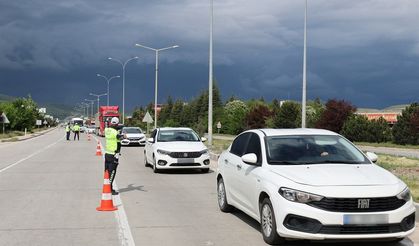 Uşak'tan Ankara'ya gidiş güzergahı olan Afyon'da 1480 polis ekibi görev yapıyor