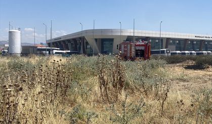 Eşme'nin komşusu Alaşehir Otogarı civarında çıkan yangın kontrol altına alındı