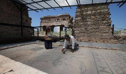 Aydın'daki Tralleis Antik Kenti'ndeki kazıda Roma figürü bulundu