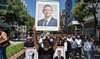 Uşak CHP İl Binasını terk ettiler