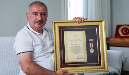 Bornovalı 15 Temmuz Gazisi Orhan Kemal Temel, Vali Hüseyin Avni Coş’la yaptığı görüşmeyi anlattı
