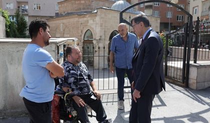 Geçmişin ruhunu yansıtan Germiyan Sokak'taki esnafı ziyaret etti