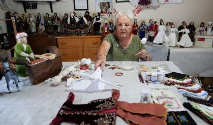 Emine Polat, 81 ili temsil eden bebekleriyle Yaşayan İnsan Hazinesi ünvanı aldı