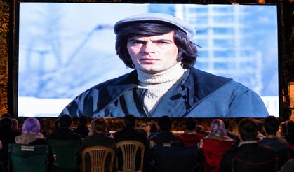 Efsane isimlerin yer aldığı Mavi Boncuk, Kütahyalı vatandaşlarla bir kez daha buluştu