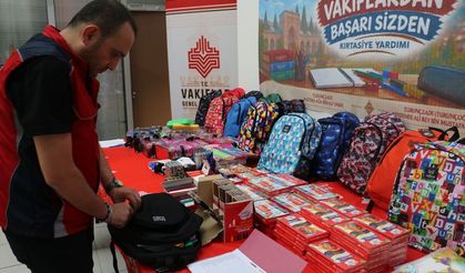 Kütahya'daki 350 öğrenciye kırtasiye malzemesi desteği