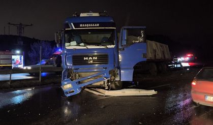 Kütahya ve Afyon arasındaki Porsuk Köprüsü mevkiindeki kazalar nedeniyle trafik aksadı