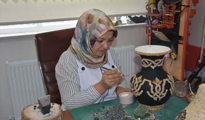 Afyonkarahisarlı Ayşegül Bilensoy, atık mermerlerle özgün tasarımlar ortaya koyuyor
