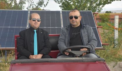 Afyon’da yaşayan görme engelli İsmail Merter, hurda malzemelerle elektrikli araç yapıyor