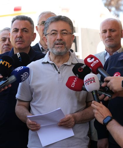 Bakan Yumaklı, İzmir'deki yangınlara ilişkin açıklama yaptı