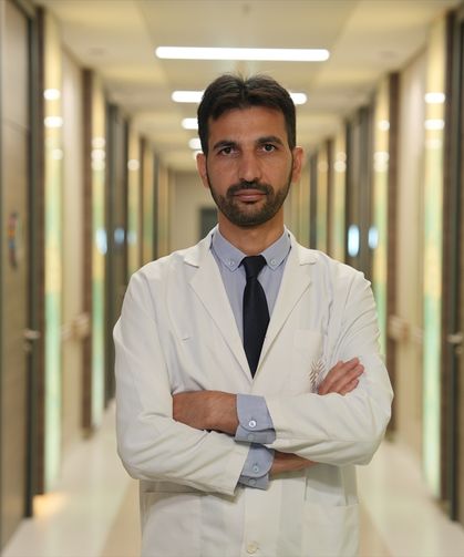 Doç. Dr. Mehmet Ağırman, deniz ve havuza yüksekten atlayanları uyardı