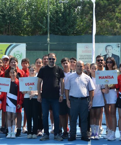 Uşak'ında katıldığı ANALİG Tenis Grup Müsabakaları başladı