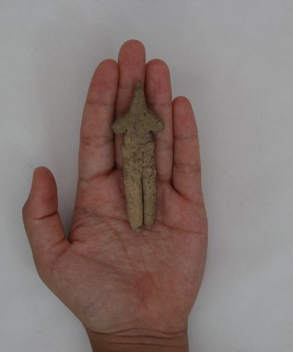 Ulucak Höyüğü'nde 8 bin yıllık kil figür bulundu