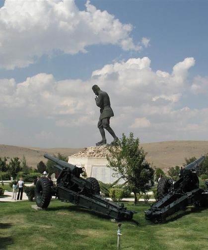 Uşak'a komşu Başkomutan Tarihi Milli Parkı'nda tarihi mağaralar sit alanı olacak