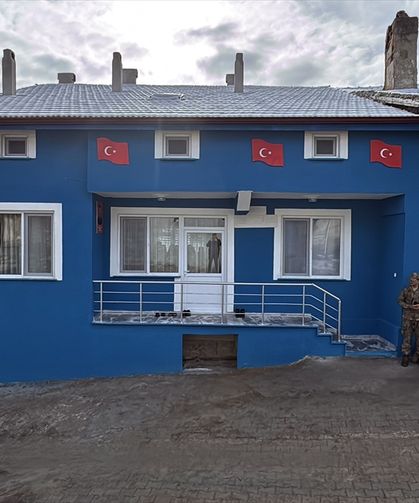 Sinanpaşa'daki şehit ailesinin evinin tadilatı yapıldı