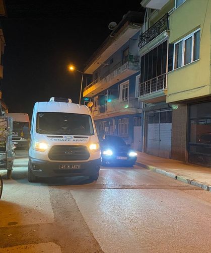 Uşak'ın Eşme ilçesinin komşusu Alaşehir'de yalnız yaşayan adamın cansız bedeni bulundu