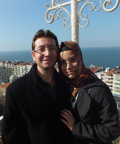 Alaşehir'deki matematik öğretmeni Vedat Sarıçam halı sahada fenalaşarak hayatını kaybetti