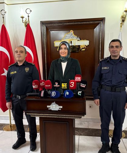 Afyonkarahisar Valisi Yiğitbaşı, aylık basın bilgilendirme toplantısı yaptı