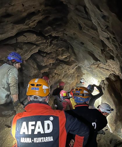 Süt İni Mağarası'nda çukura düşen araştırmacı 8 saat sonra kurtarıldı