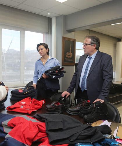 Uşak İl Özel İdaresi Üniformalarına Uşak Üniversitesi İmzası