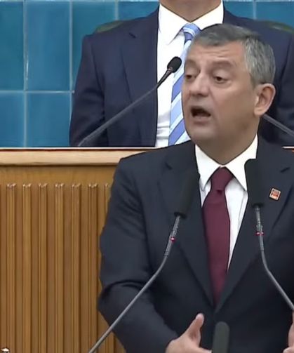 Küfür nedeniyle eleştirilen Özgür Özel: Aileye yönelik kastım varsa Allah cezamı versin!